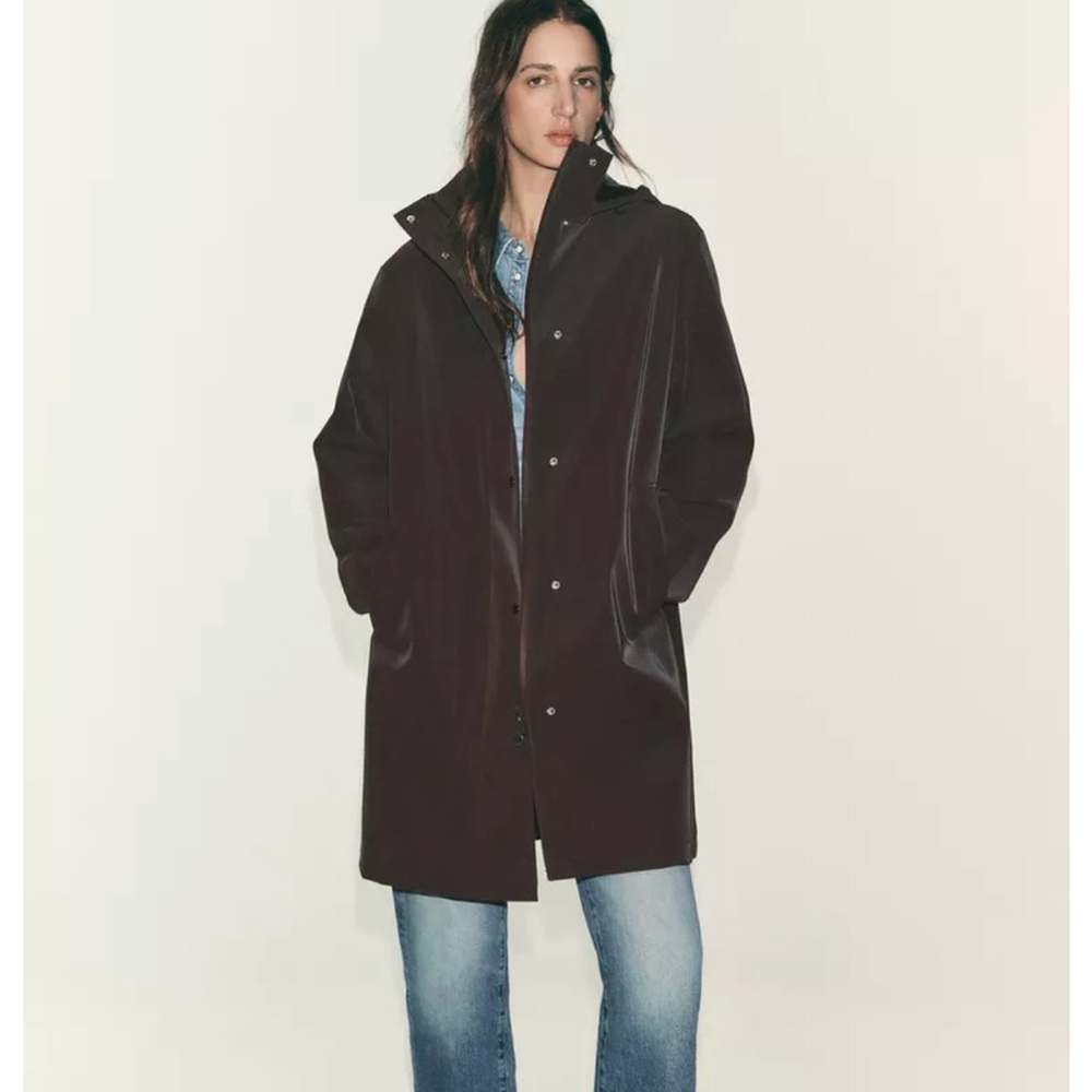 RUBBERIZED HOODED RAINCOAT